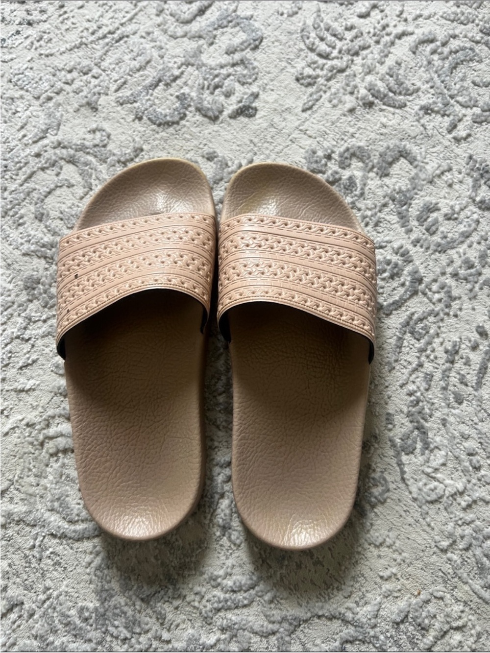 ADIDAS SLIDES